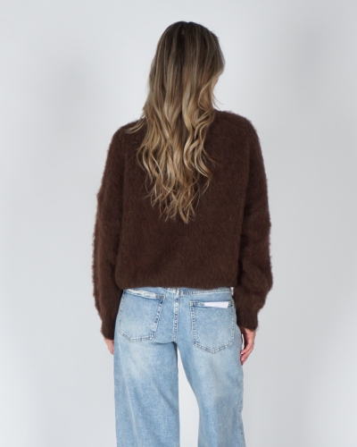 FLUFFY TRUI RONDE HALS DONKERBRUIN