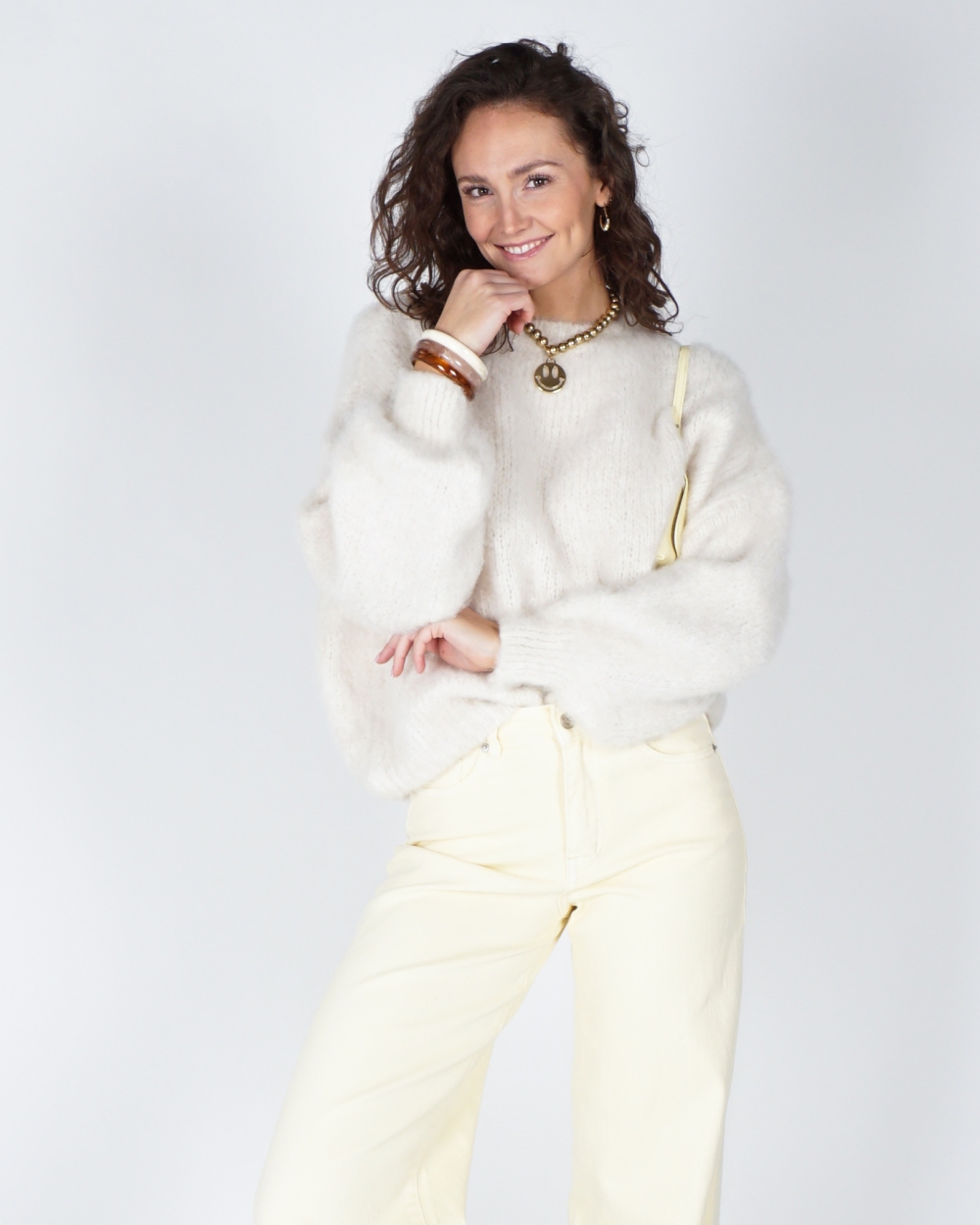 FLUFFY TRUI RONDE HALS ECRU
