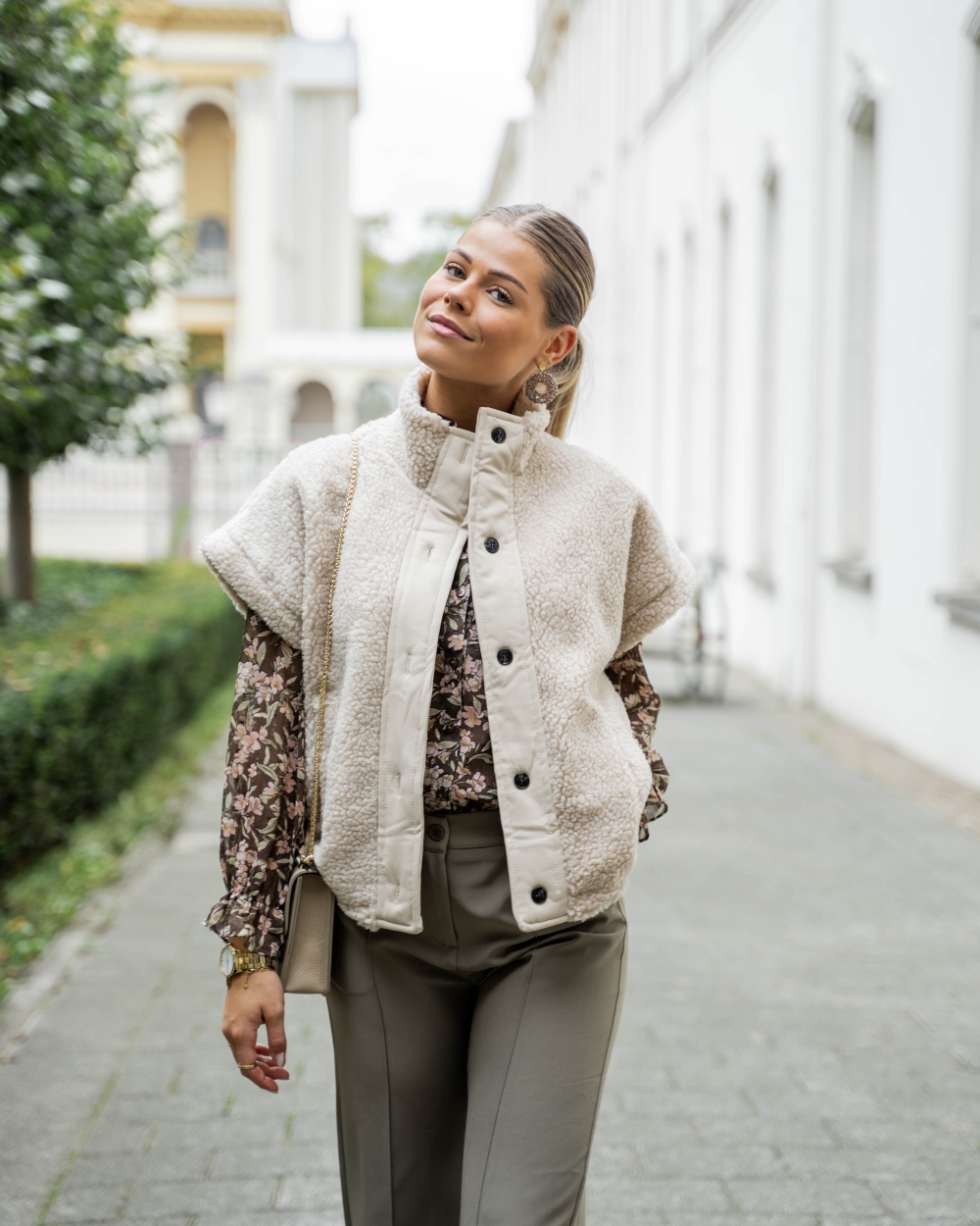 OVERSIZED TEDDY GILET BEIGE