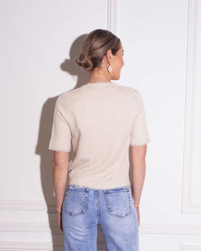 VEST MET GERAFELDE RANDJES BEIGE