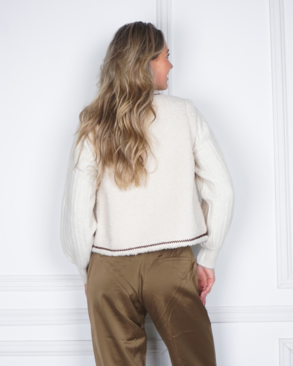 TEDDY GILET MET GEWEVEN BIES ECRU 