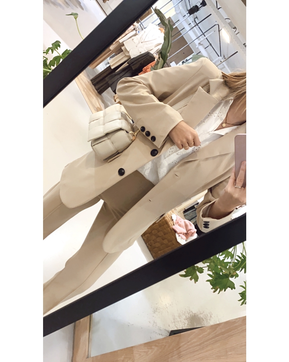 BEIGE BLAZER