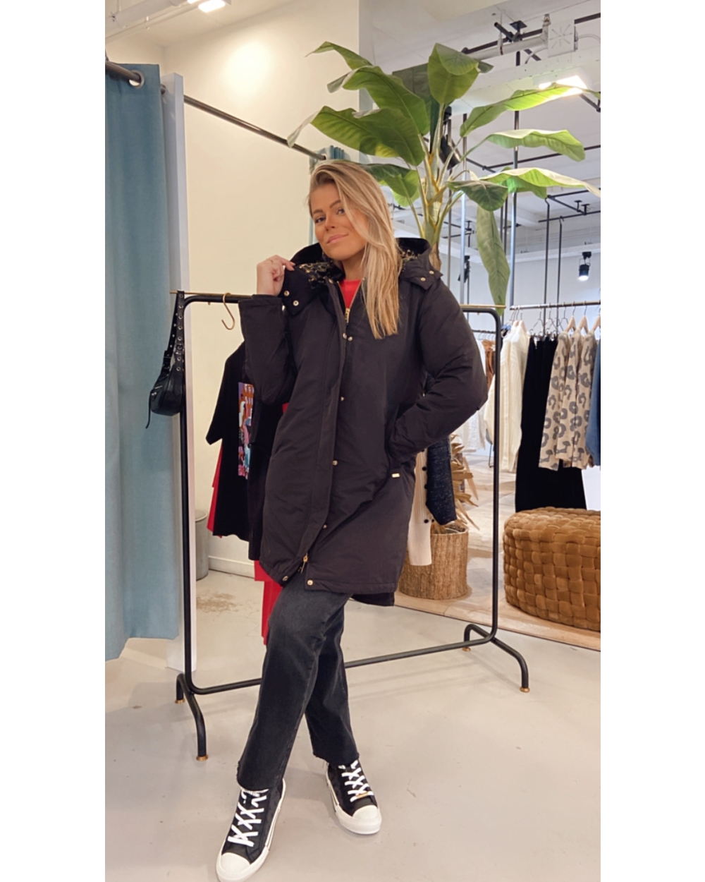 WATERAFSTOTENDE PARKA ZWART