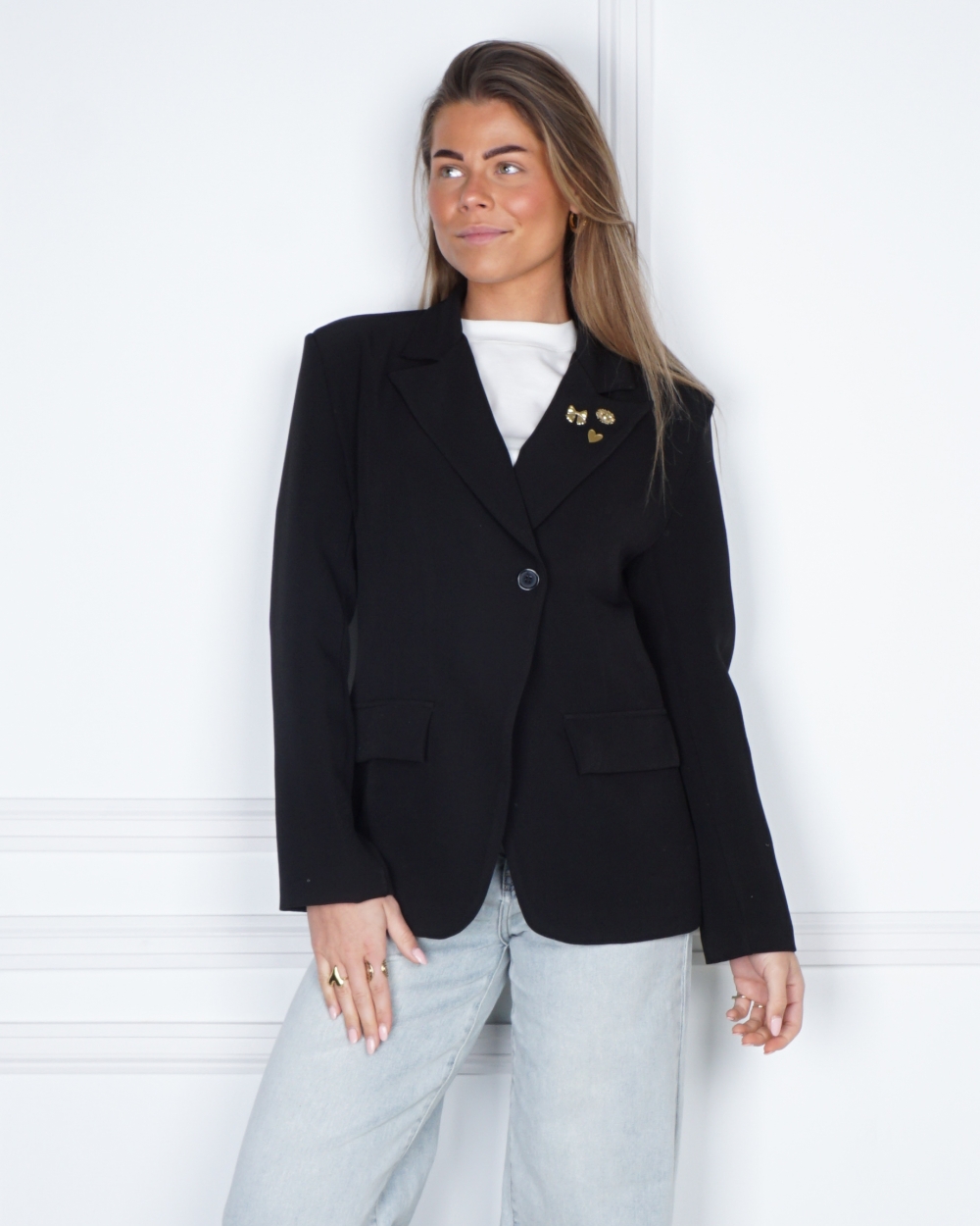 ESSENTIAL FITTED BLAZER ZWART