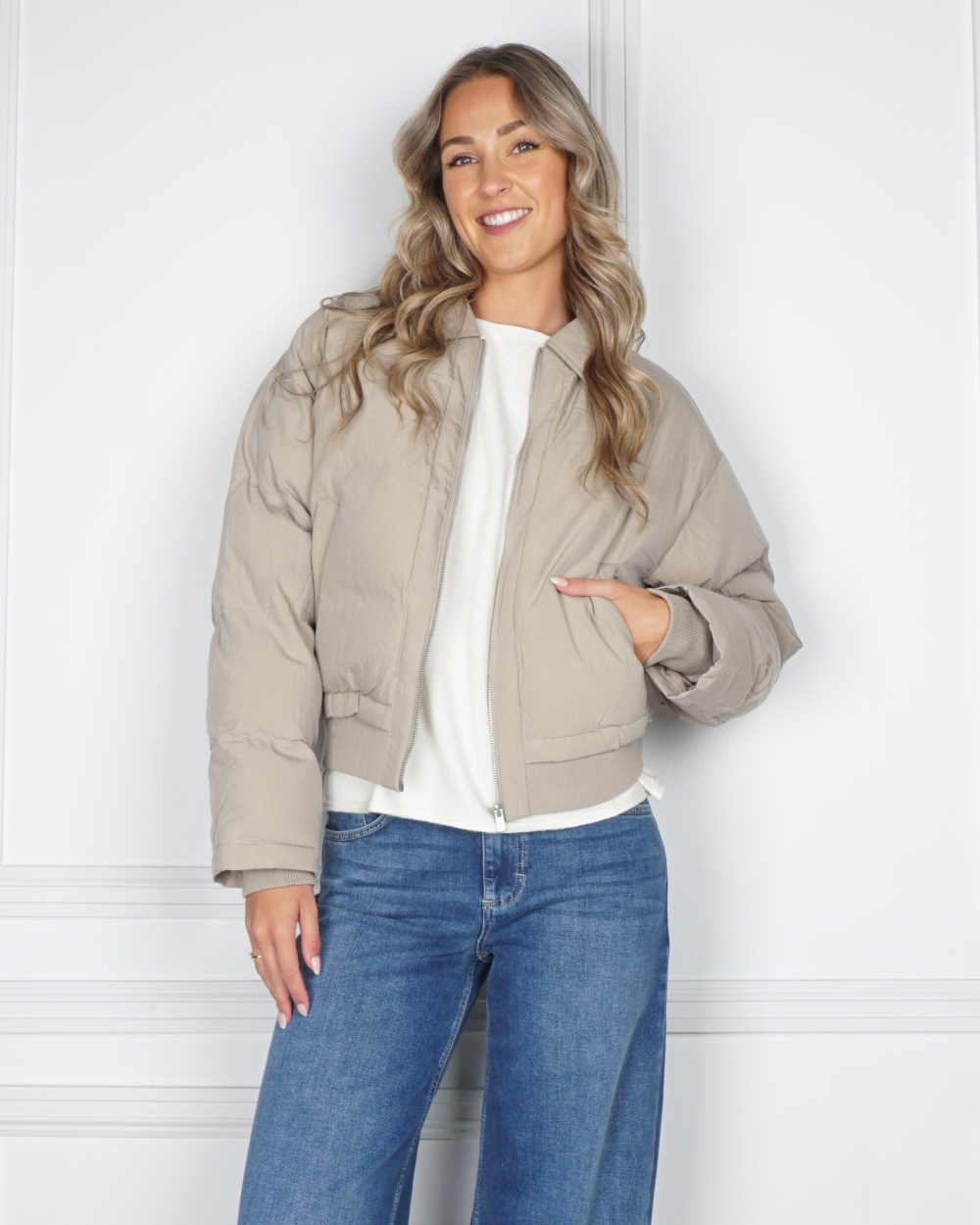 GEWATTEERDE KORTE JAS BEIGE