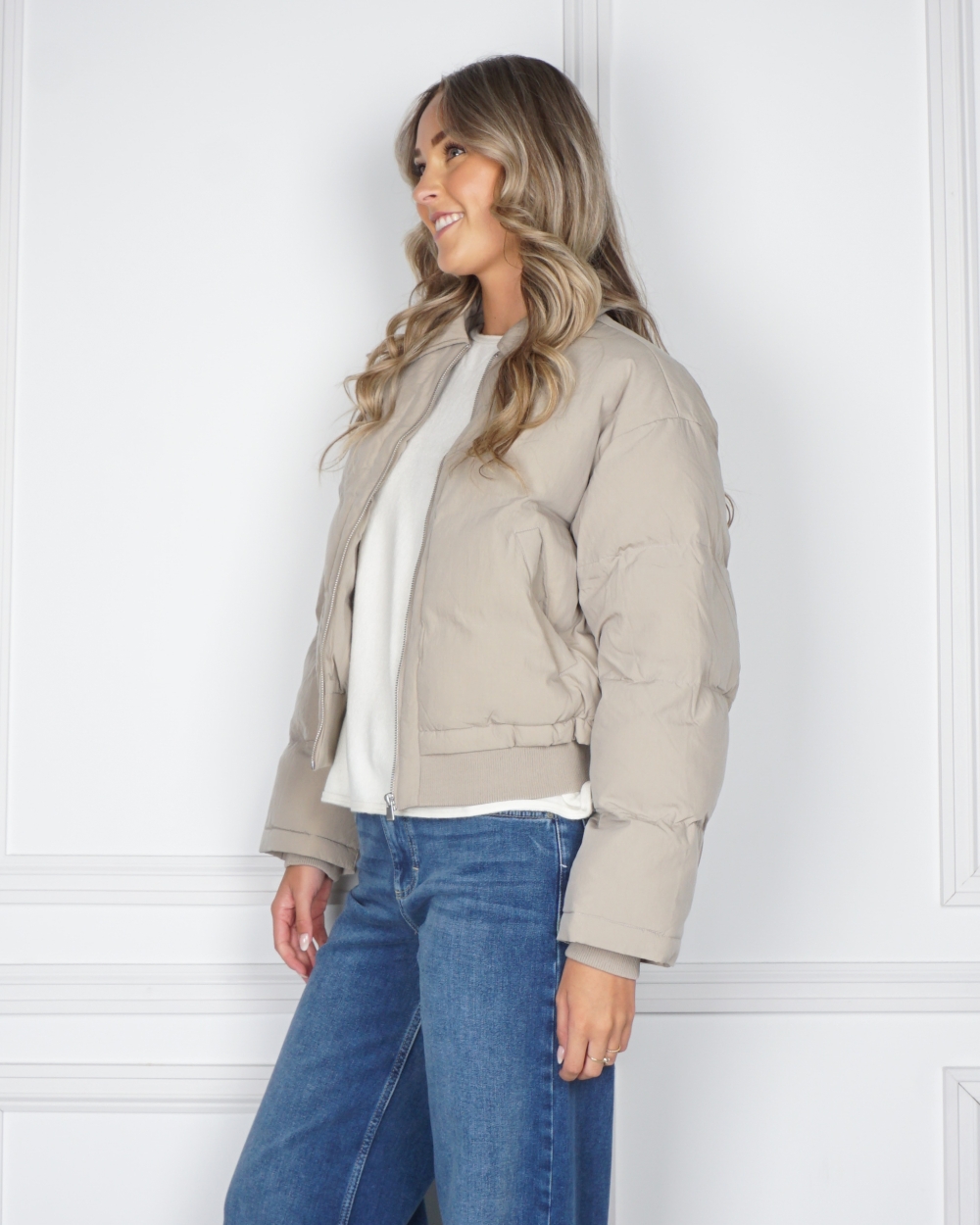 GEWATTEERDE KORTE JAS BEIGE