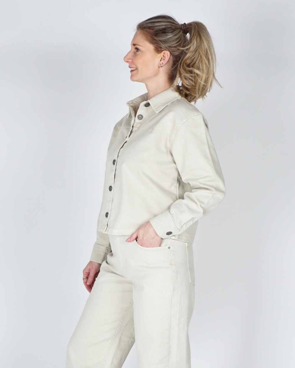 DENIM JASJE MET NAADDETAILS ECRU