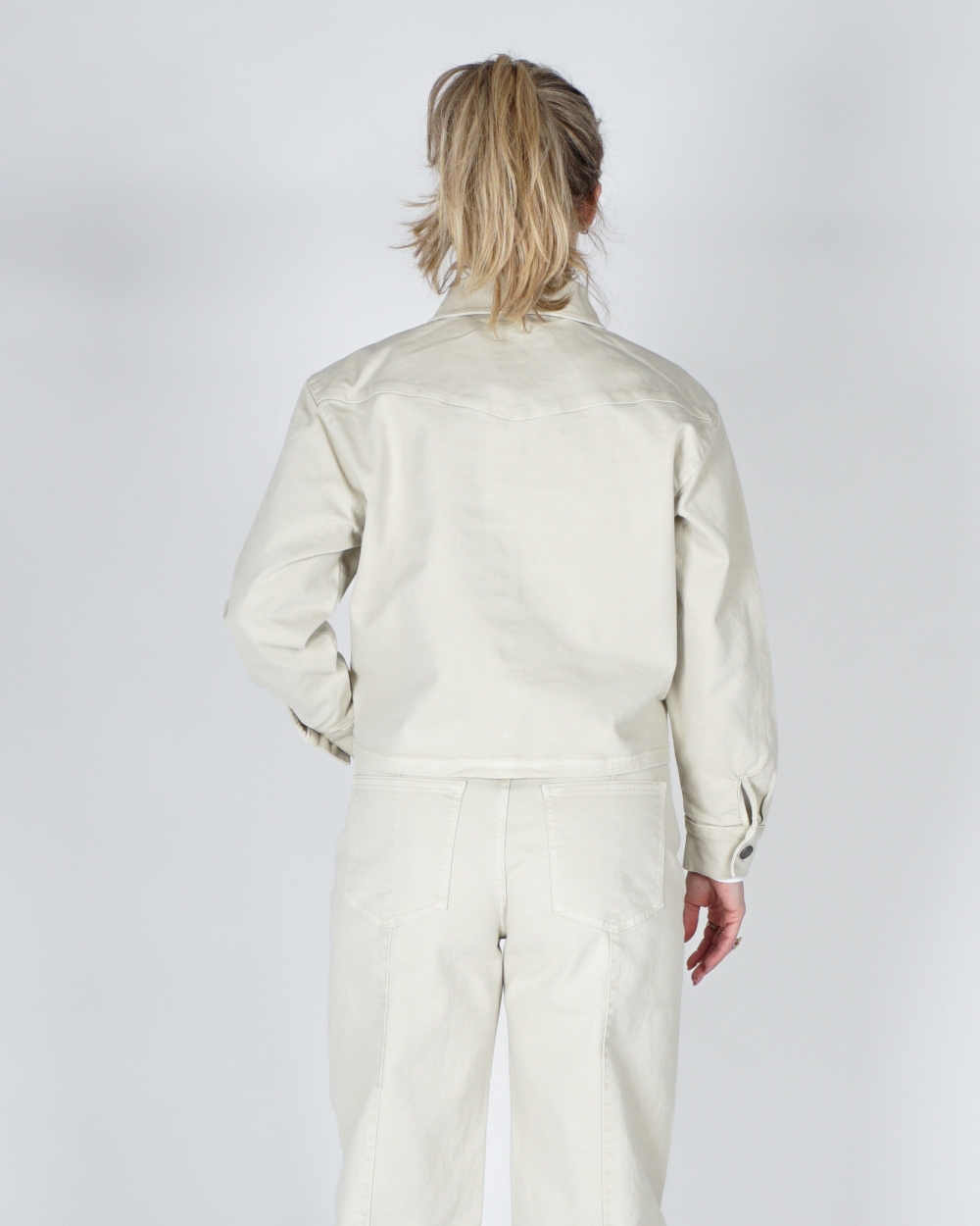 DENIM JASJE MET NAADDETAILS ECRU