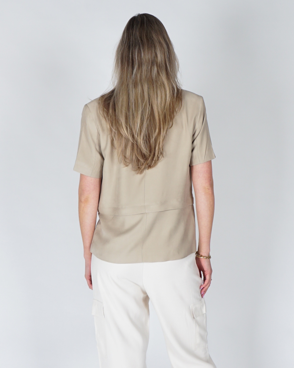 KORTE MOUW BLAZER AFRITSBARE ZOOM BEIGE