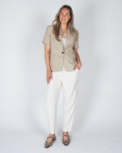 KORTE MOUW BLAZER AFRITSBARE ZOOM BEIGE