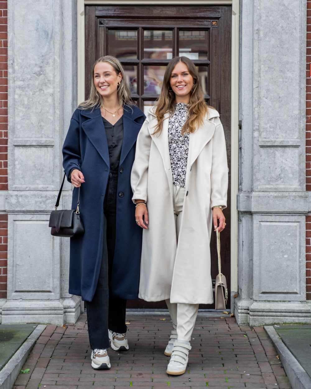 LANGE MANTEL DONKERBLAUW
