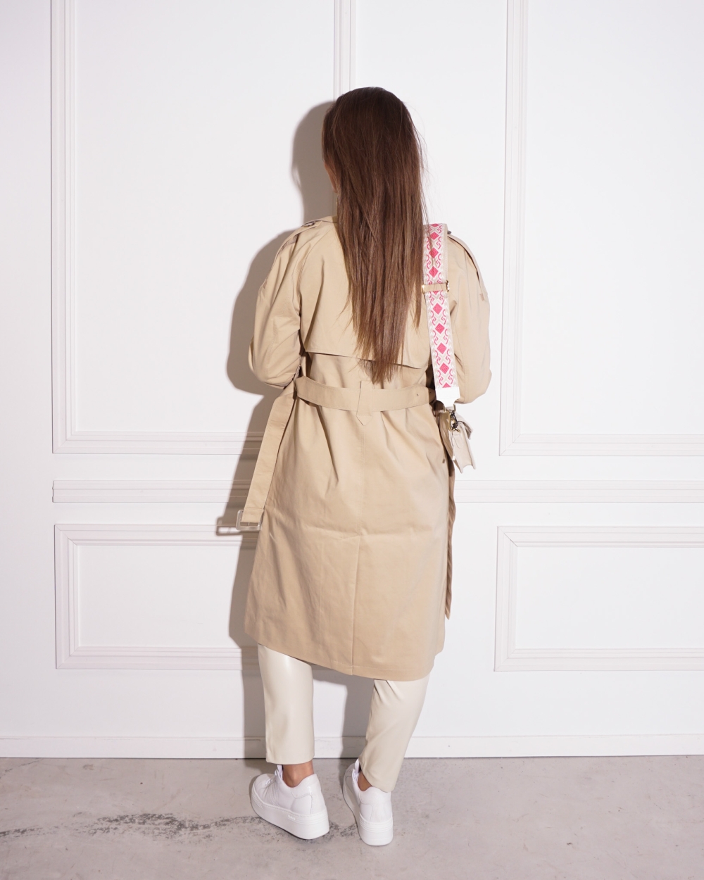 GEWEVEN TRENCHCOAT BEIGE