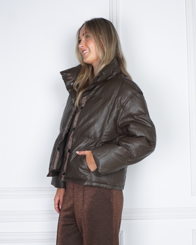 Nukus JAS LEANNE DONKER BRUIN