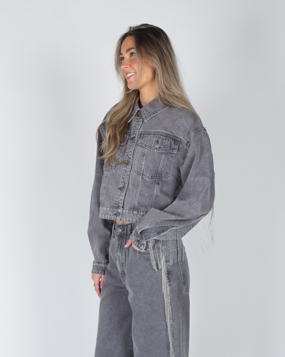 CROPPED DENIM JACKET GRIJS MILLOW