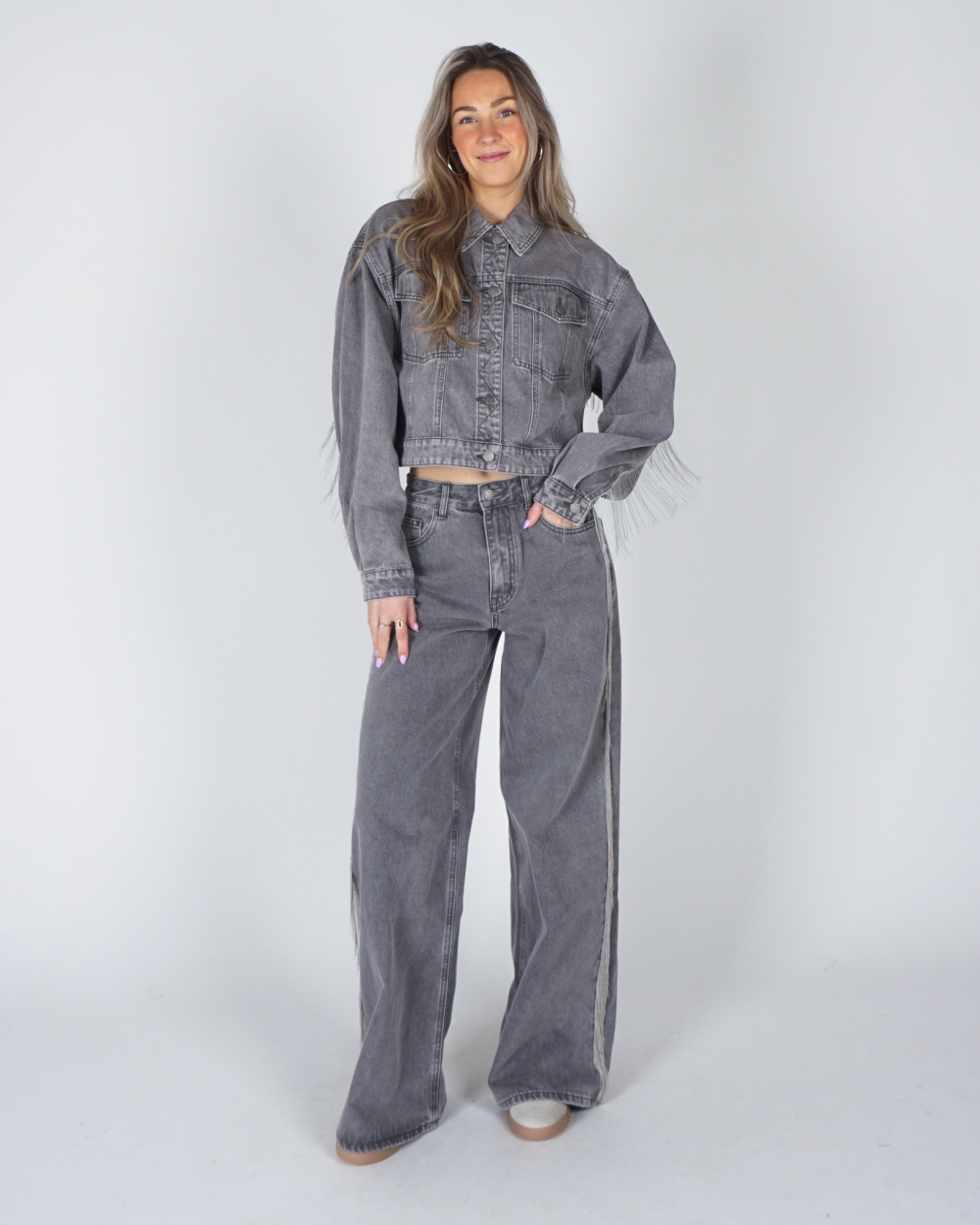 CROPPED DENIM JACKET GRIJS MILLOW