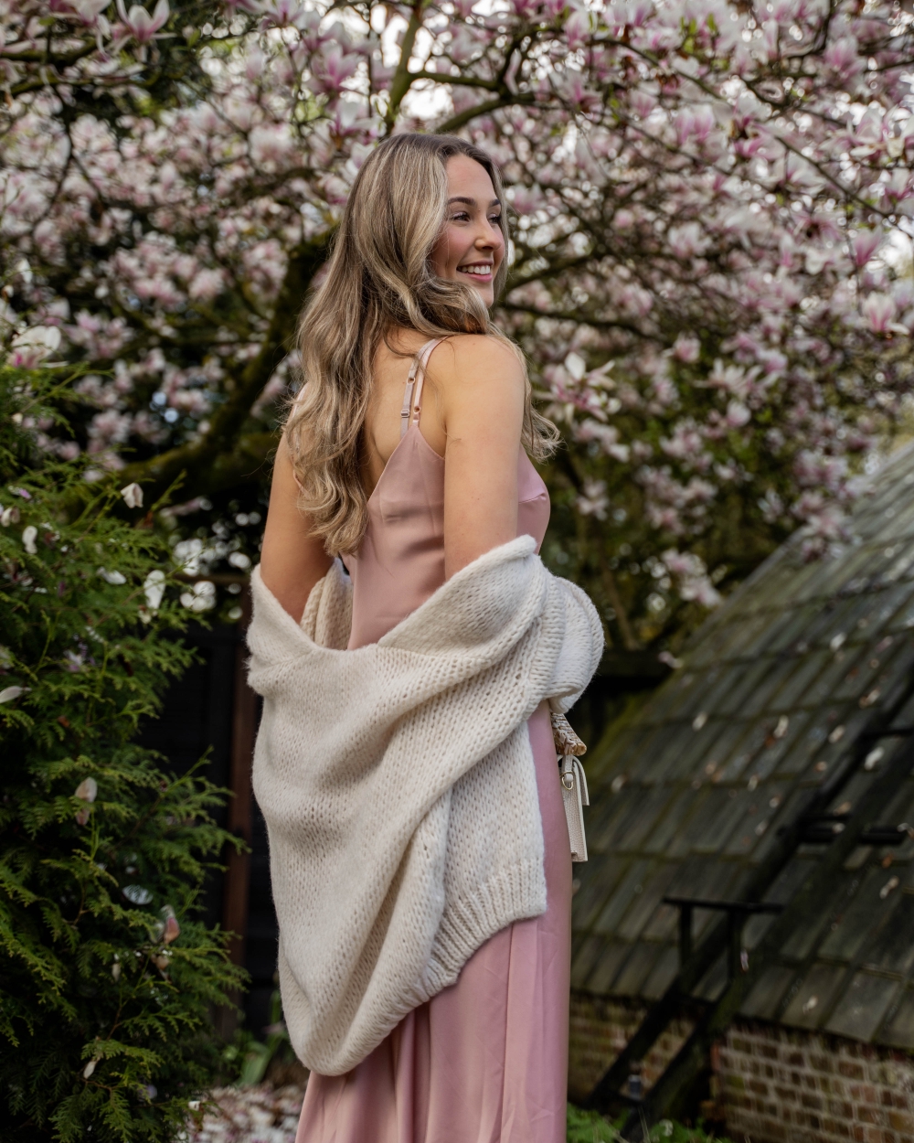 LANGE SATIJNEN JURK ROZE