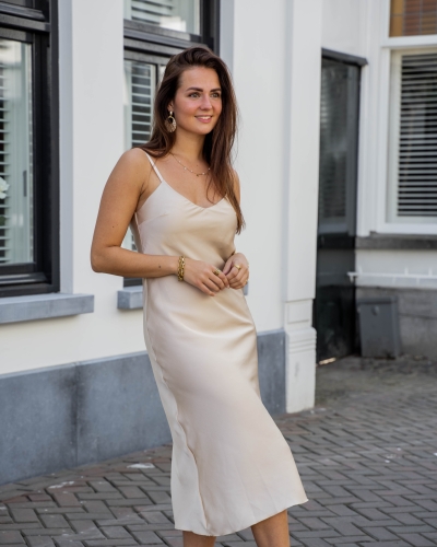 Gossip LANGE SATIJNEN JURK BEIGE