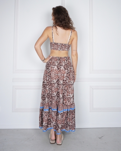 JURK MET PRINT EN OPEN RUG BRUIN
