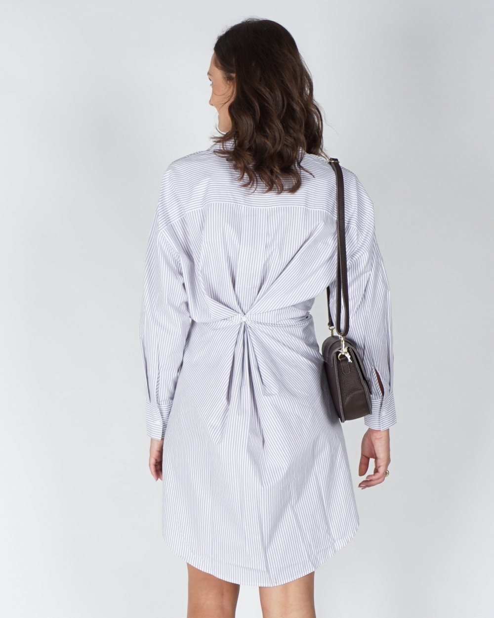GESTREEPTE BLOUSEJURK MET DETAIL GRIJS/WIT