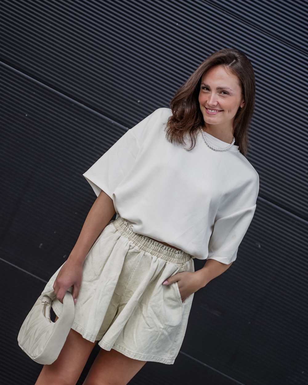 WIJDVALLENDE DENIM SHORT BEIGE