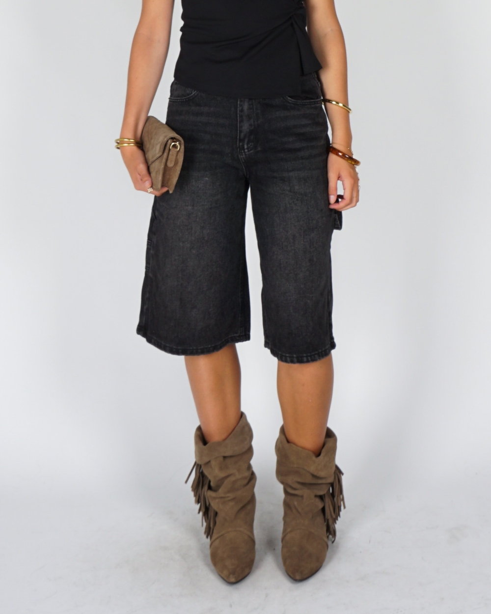 DENIM BERMUDA MET CARGO DETAIL ZWART