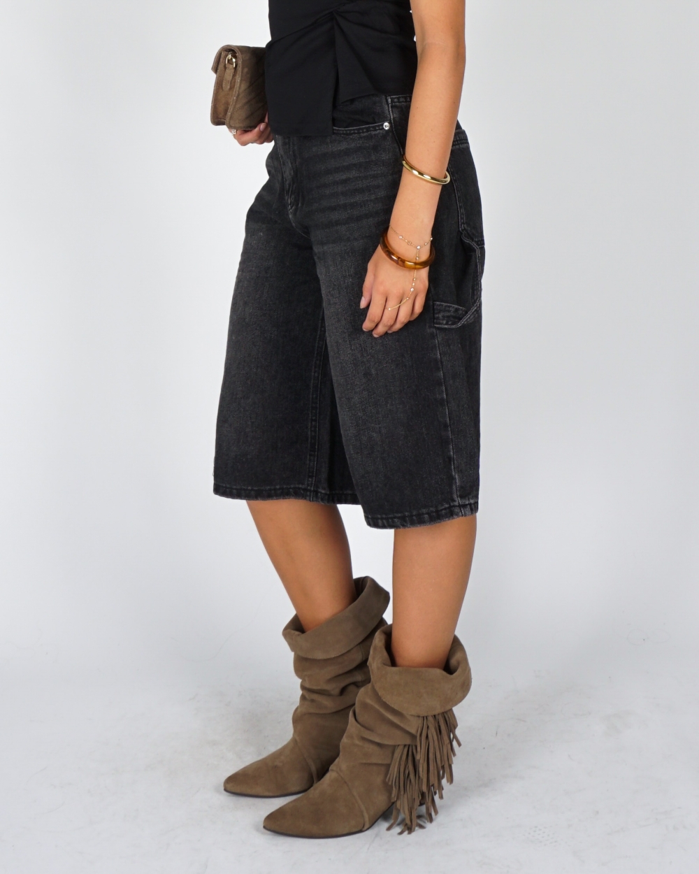 DENIM BERMUDA MET CARGO DETAIL ZWART
