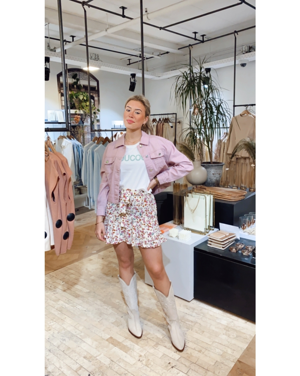 SKORT MET BLOEMENPRINT