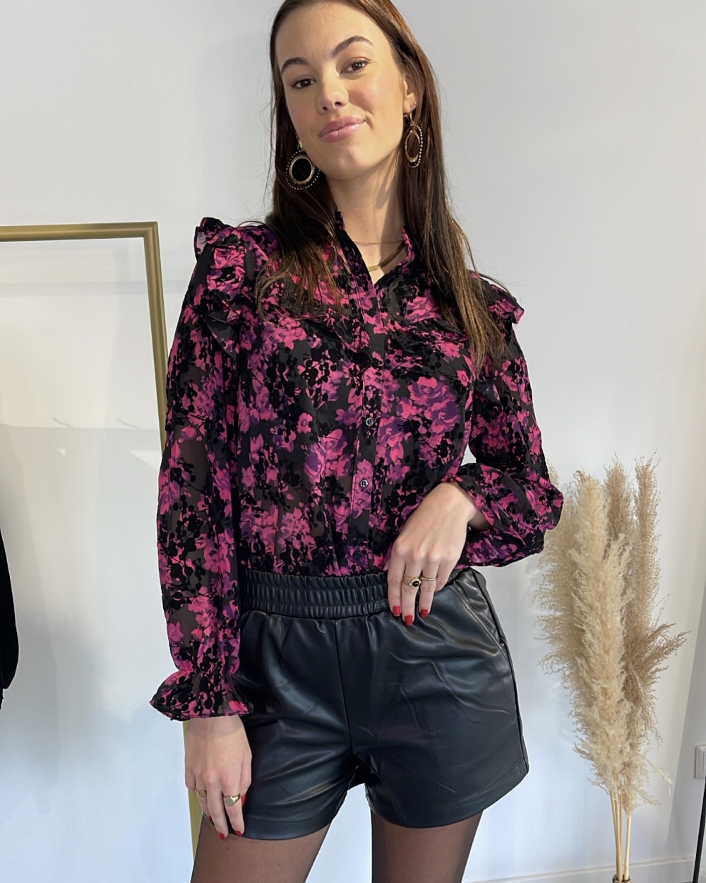 VEGAN LEATHER SHORT ZWART