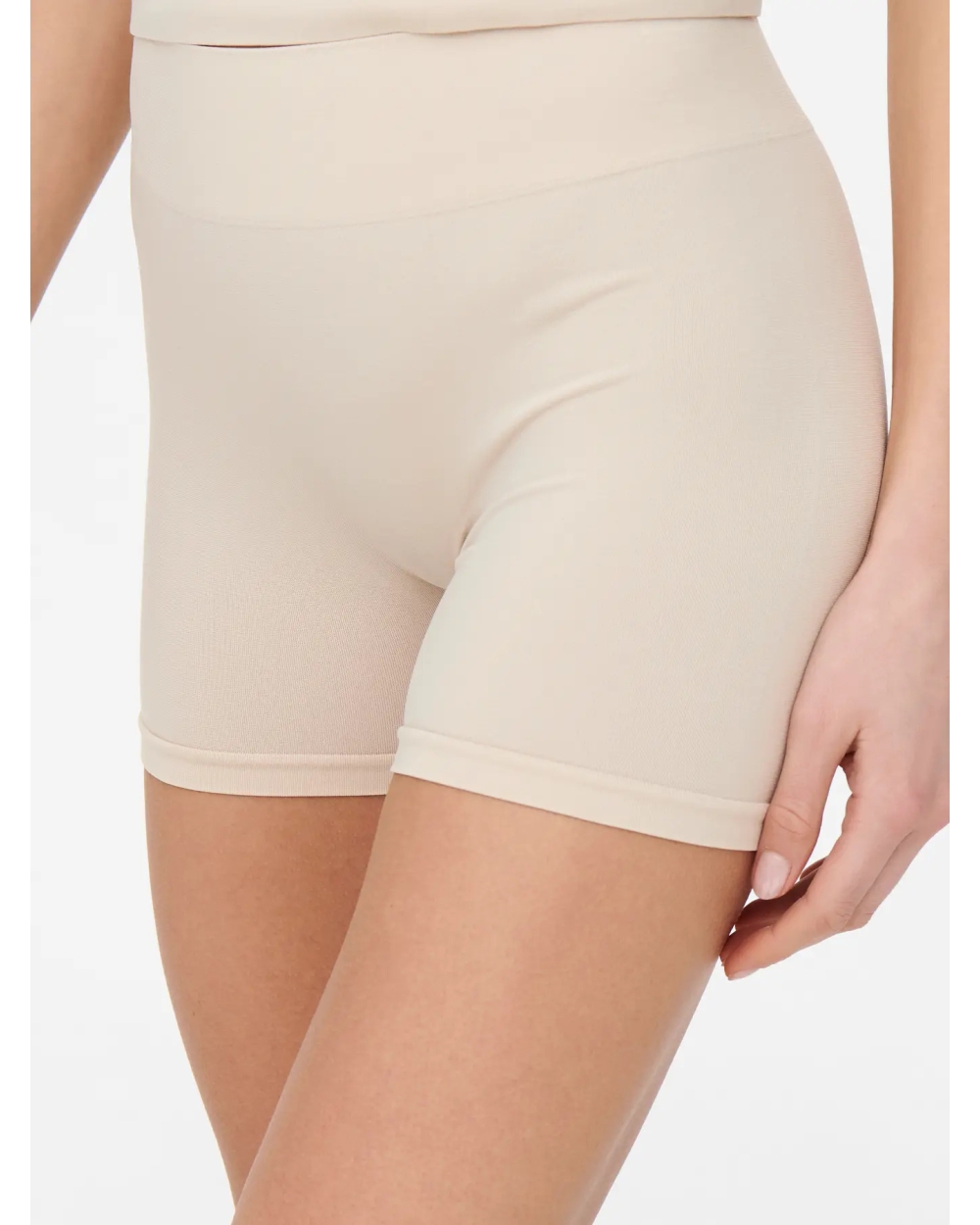 VICKY SEAMLESS SHORT BEIGE
