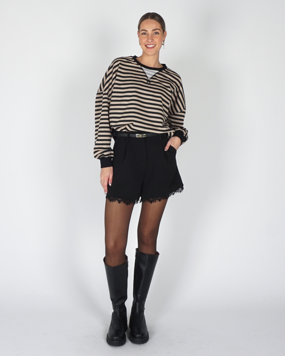 SHORT MET KANT ZWART