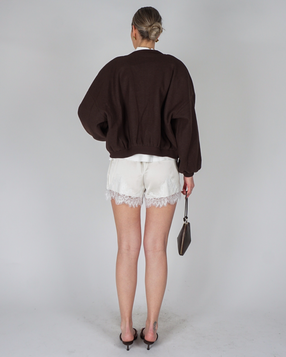 SATIJNEN LACE SHORT ECRU
