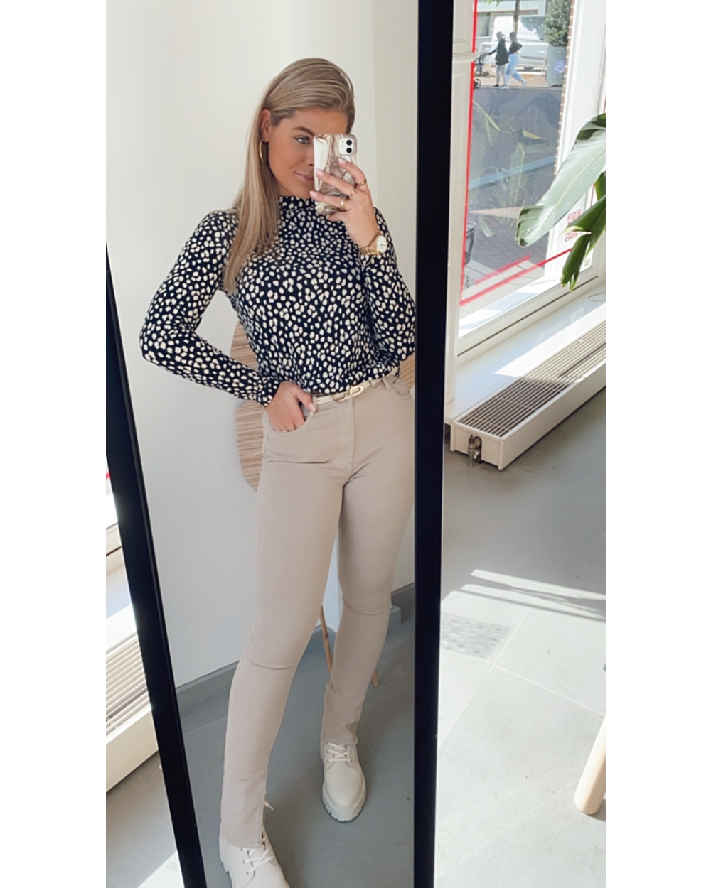 SKINNY JEANS MET SPLIT BEIGE