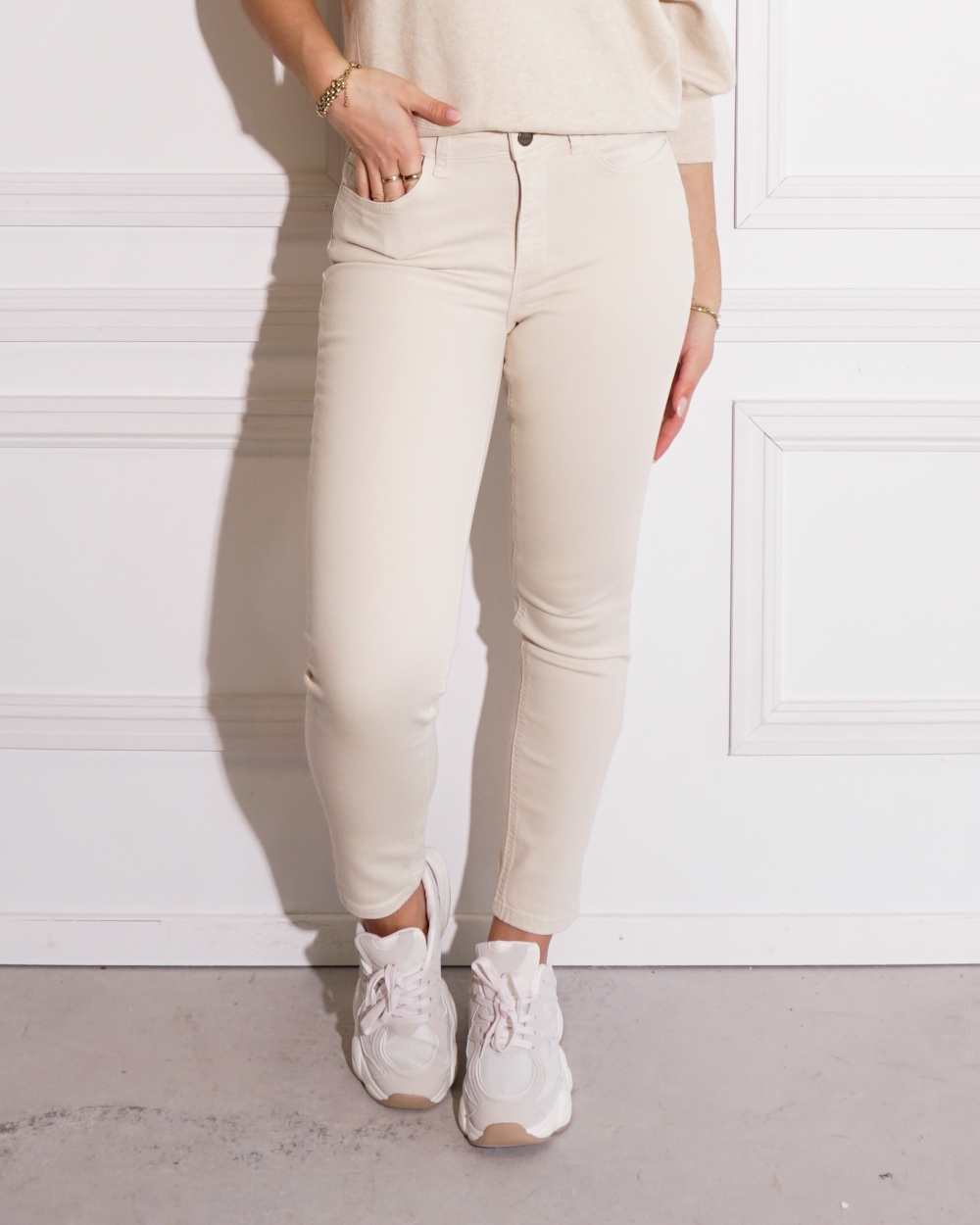 STRAIGHT LEG BROEK ECRU