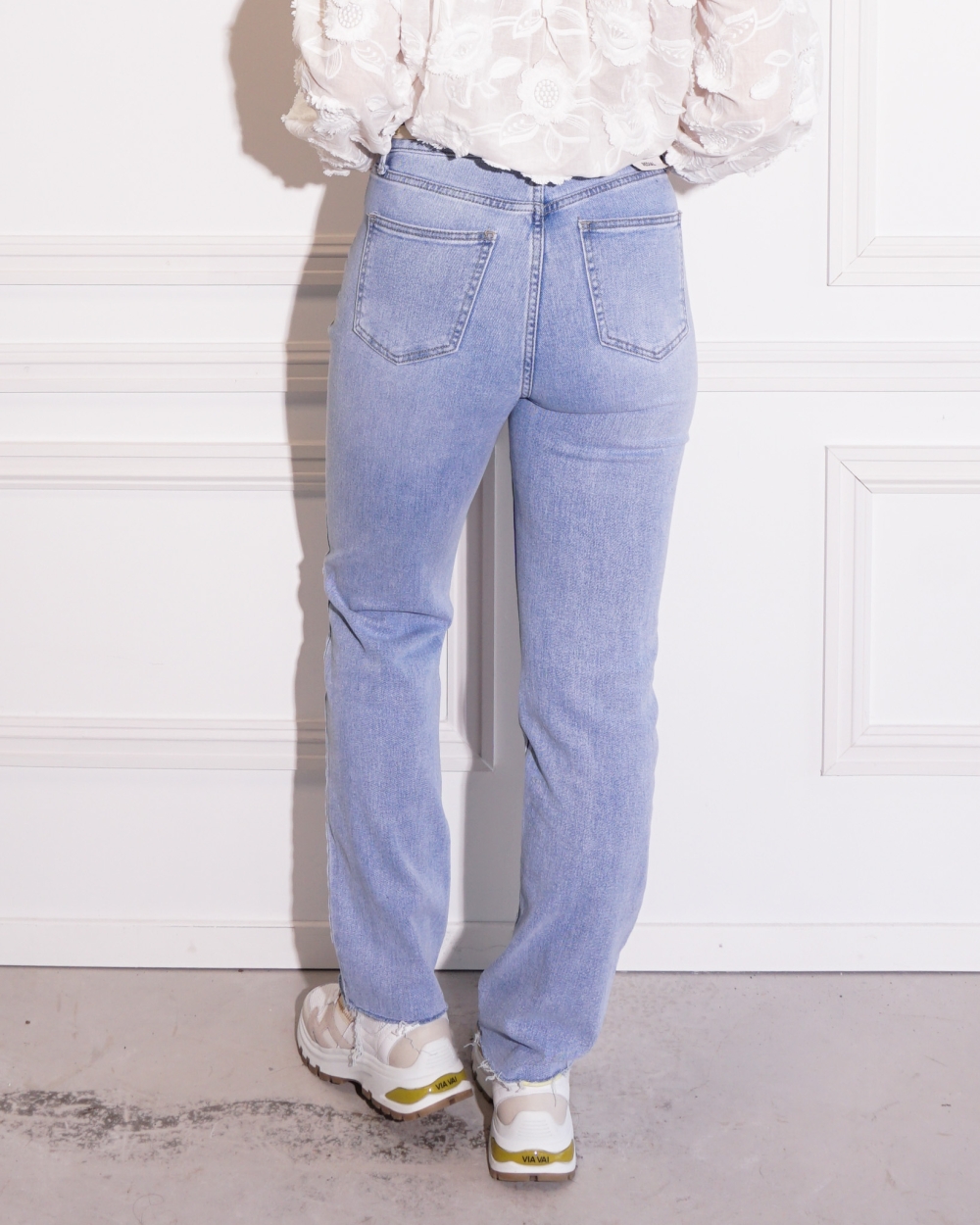 STRAIGHT JEANS LARA 