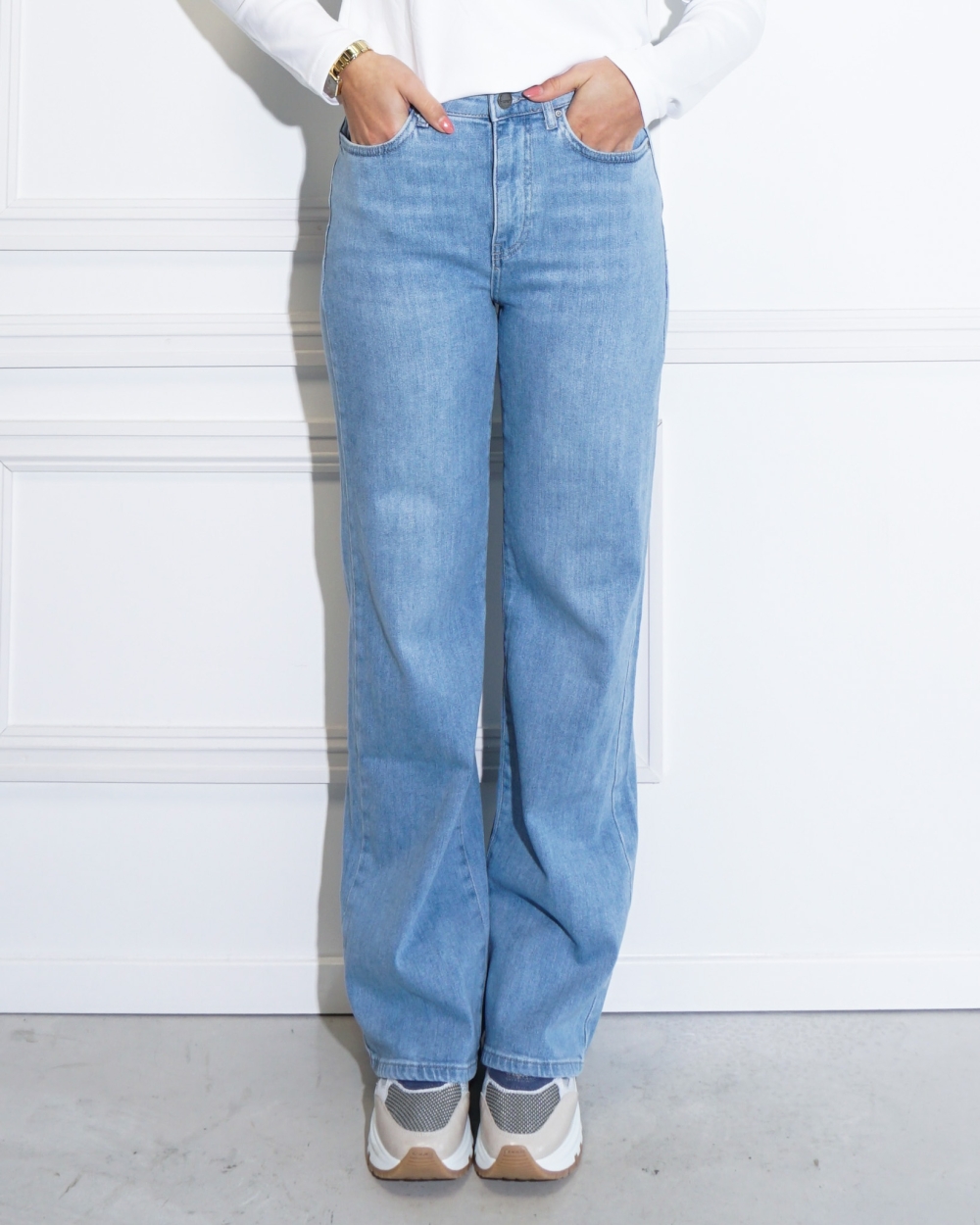 JEANS MET WIJDE PIJPEN BLAUW L32