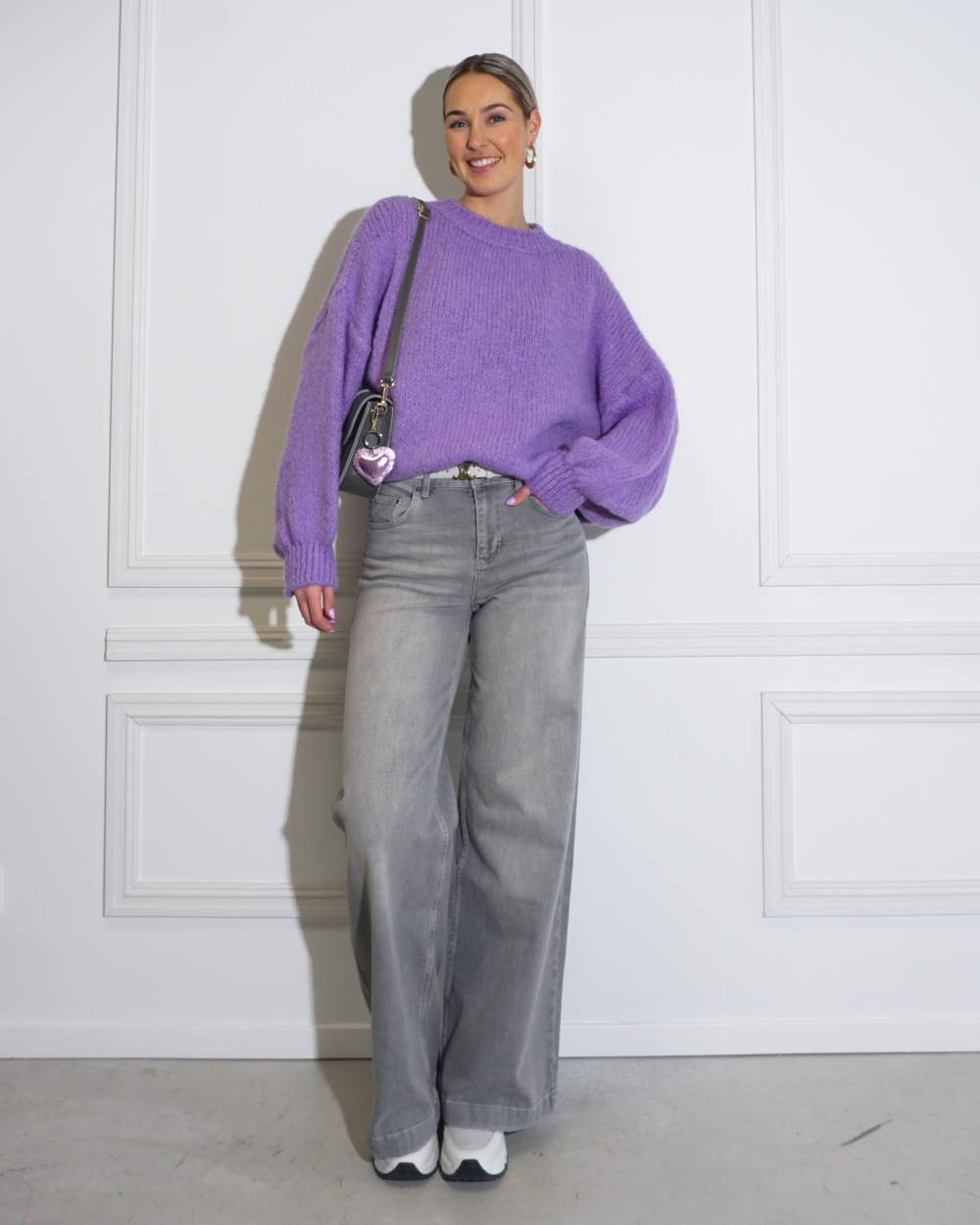 JEANS MET WIJDE PIJPEN GRIJS