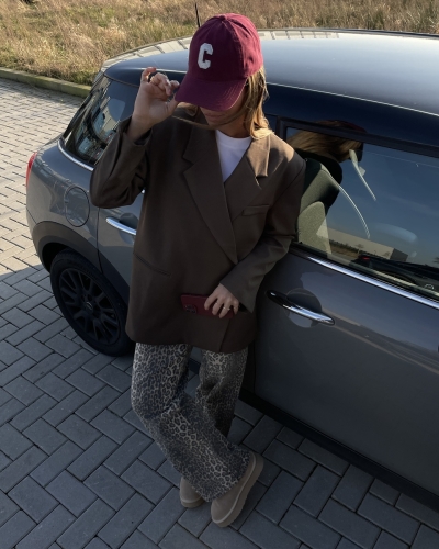 JEANS LEOPARD DAD FIT BRUIN BEIGE