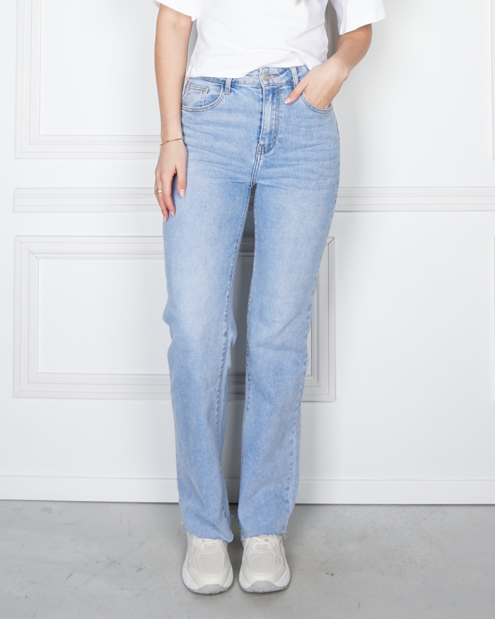 STRAIGHT LEG JEANS MEDIUM BLAUW