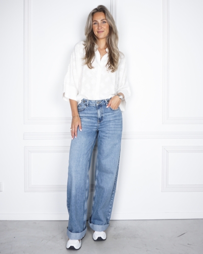 JEANS MET WIJDE PIJPEN EN OMSLAG ZOOM BLAUW
