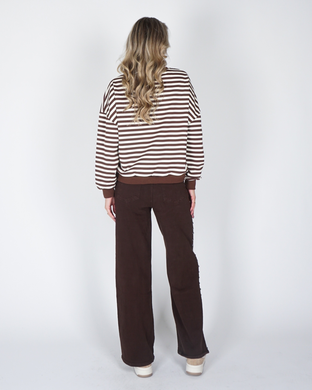 WIDE LEG JEANS DUBBELE STUDS BRUIN
