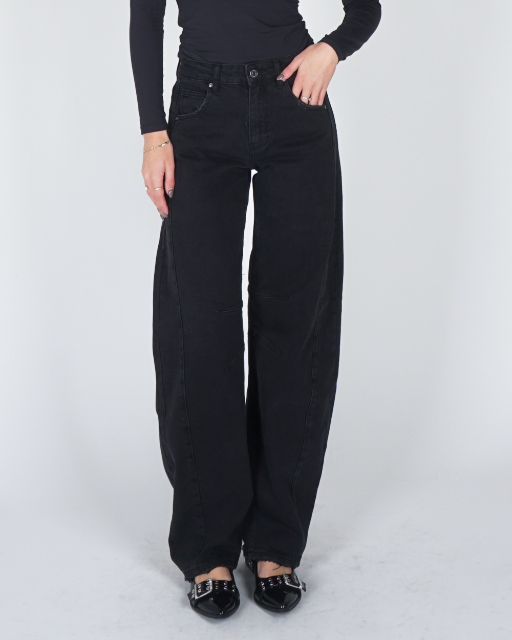 BARREL JEANS ROMY ZWART