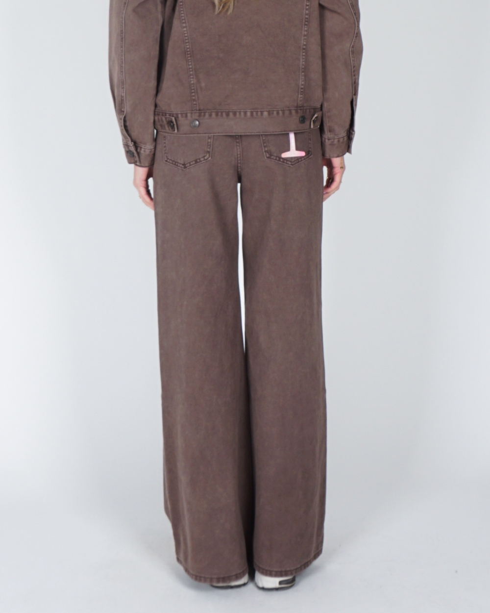 BRUINE WIDE LEG JEANS MET WASSING