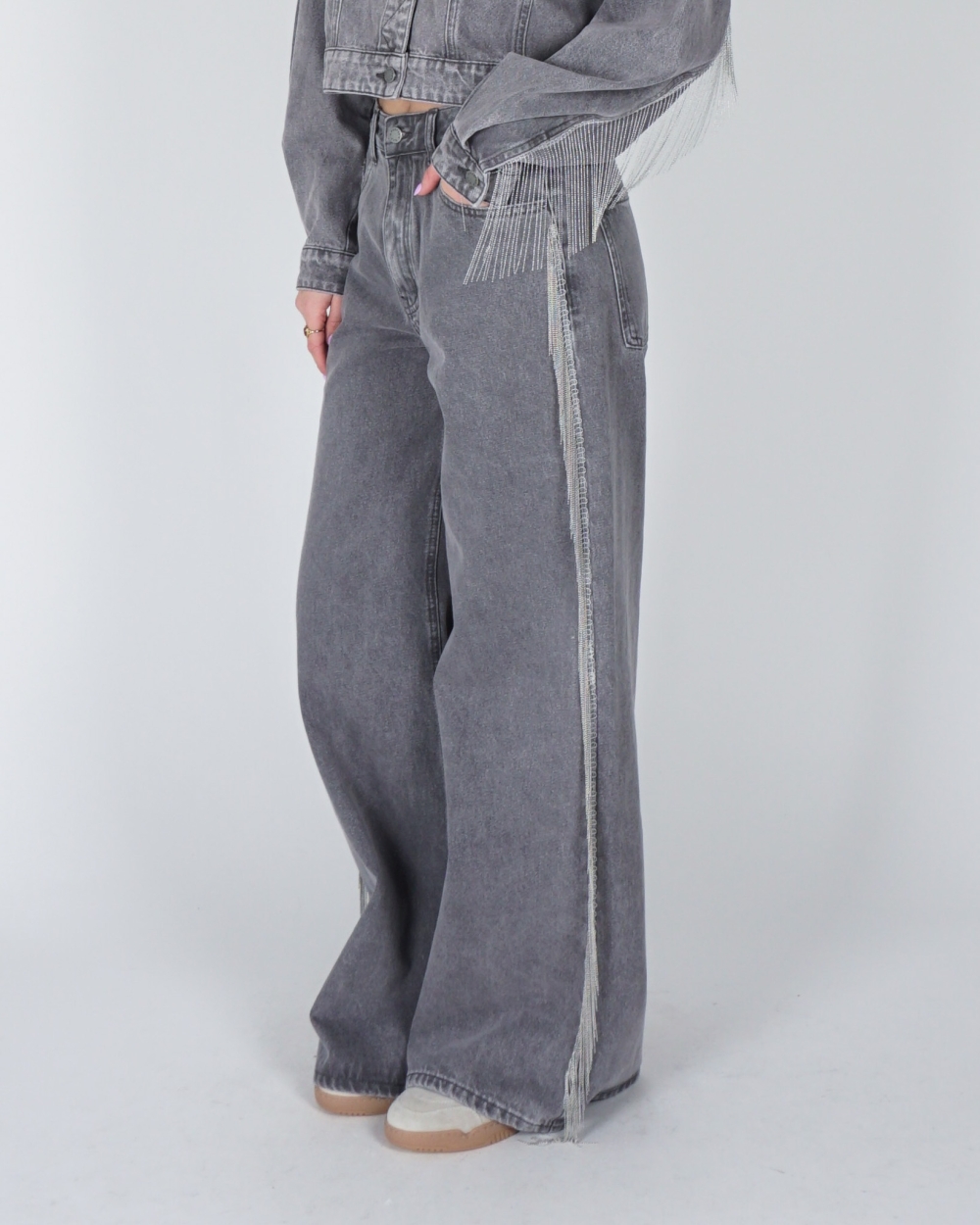 WIDE LEG JEANS MET FRANJES MAYRO GRIJS