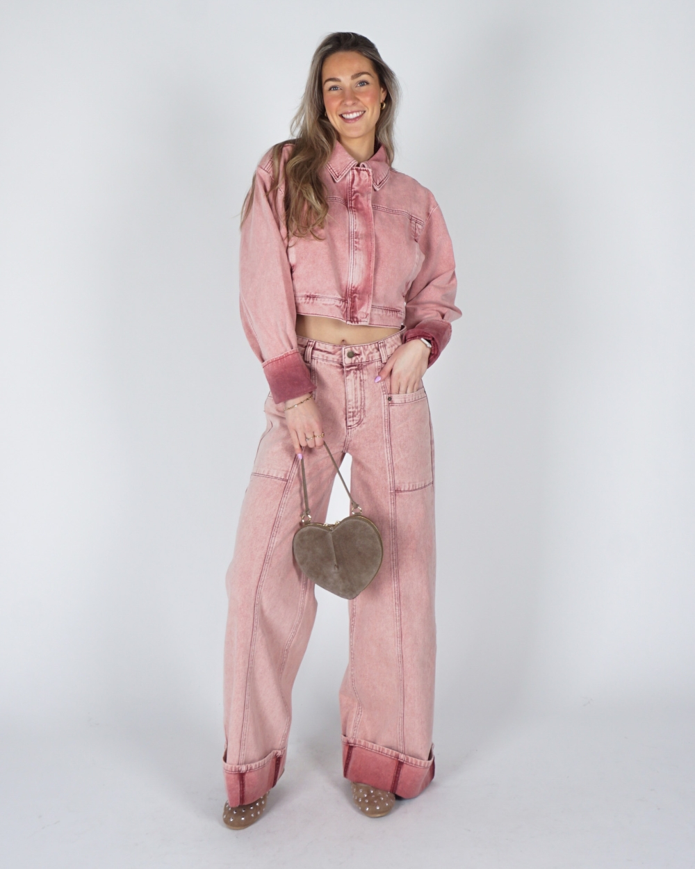 WIDE LEG JEANS OMGESLAGEN PIJP ROZE