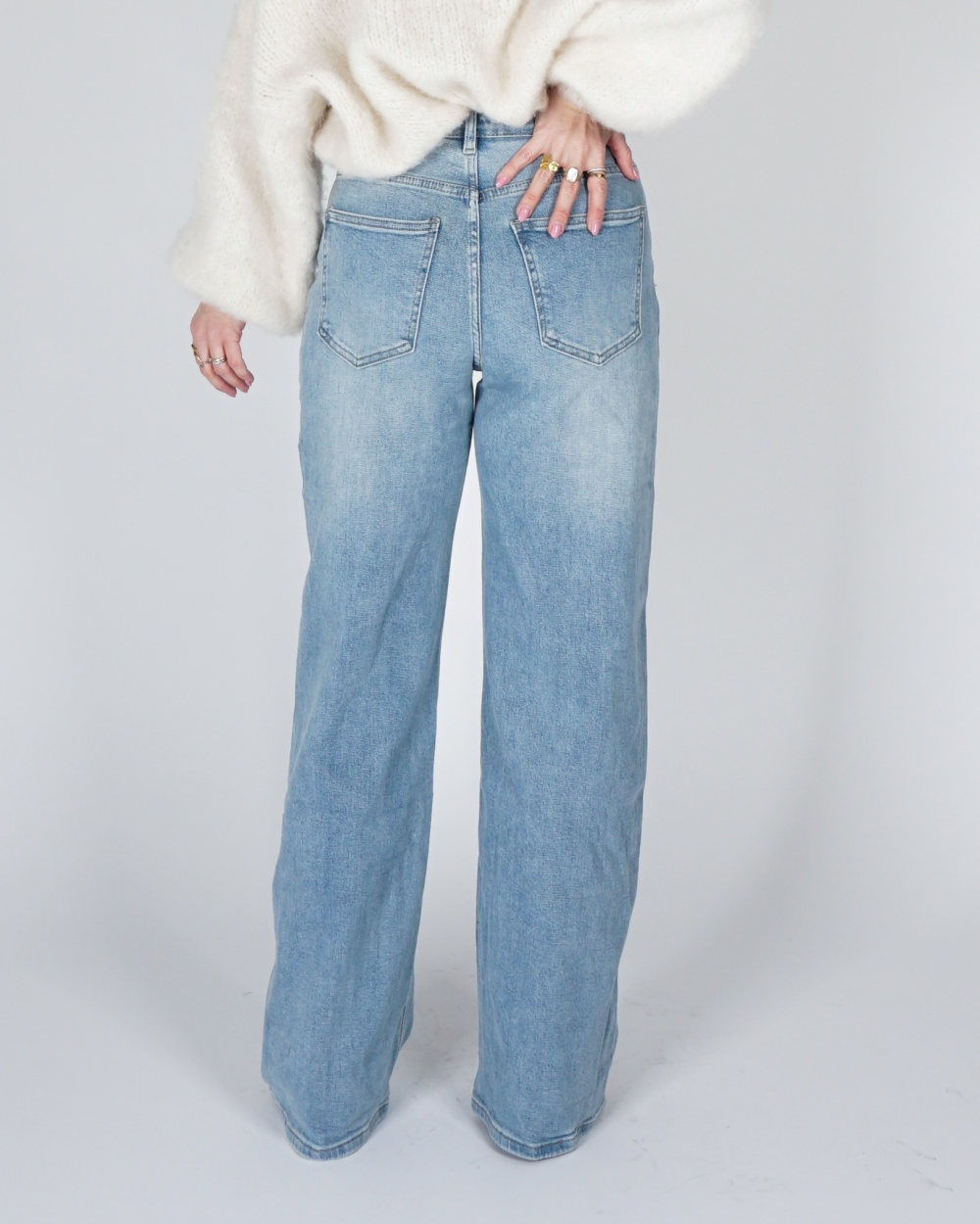 WIDE LEG JEANS SCHUINE KNOOP BLAUW