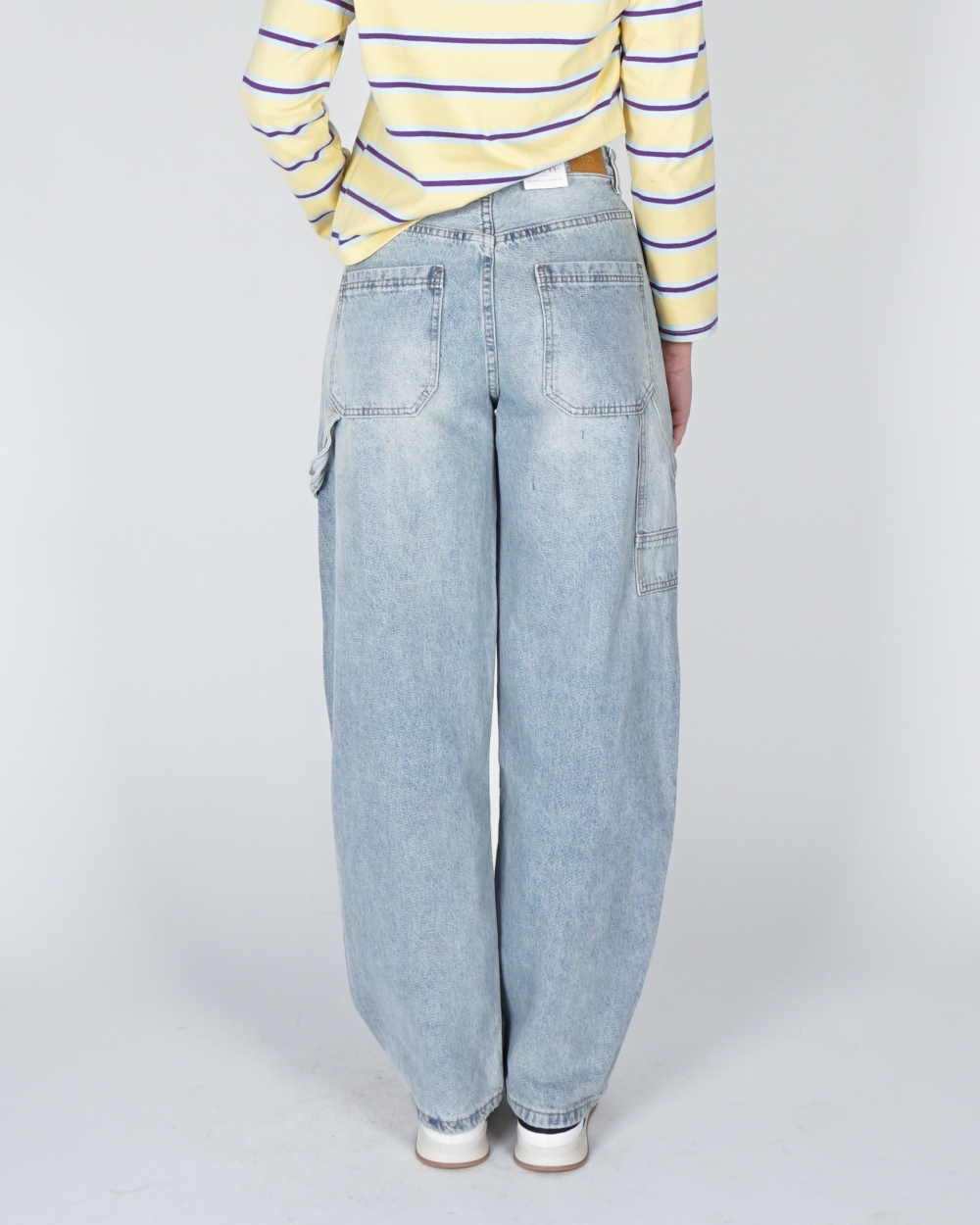 BALLOON JEANS LICHT BLAUW MET CARGODETAIL