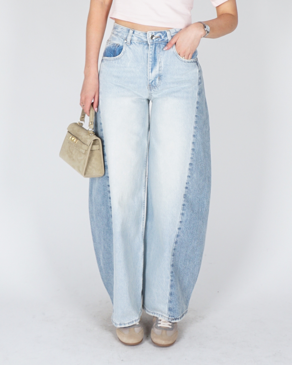 BALLON FIT JEANS CONTRAST BLAUW