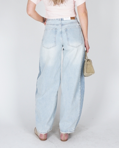 BALLON FIT JEANS CONTRAST BLAUW