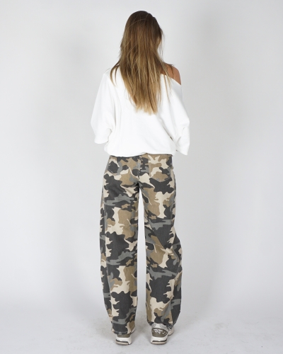 BALLON JEANS MET CAMOUFLAGE PRINT