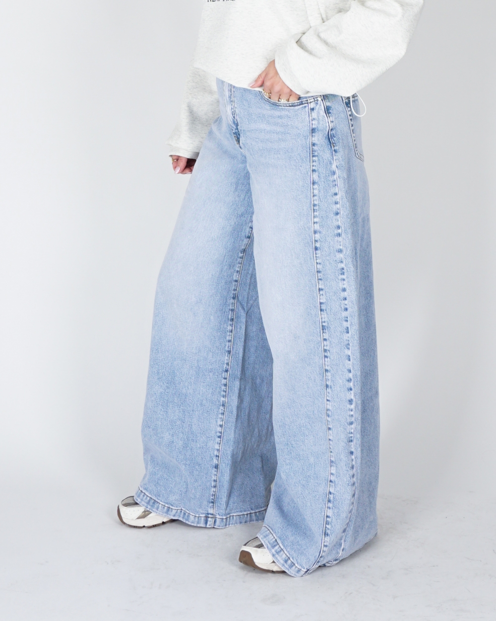 WIDE LEG JEANS MET BIES BLAUW